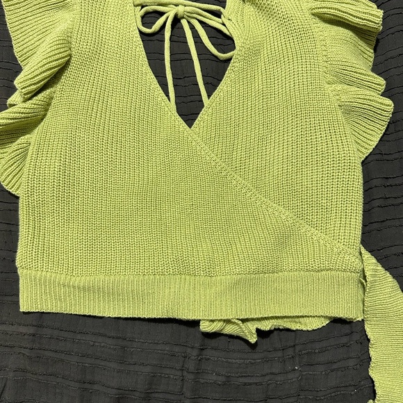 Green Knit Open-Back Top Size 1XL   <<45>> - Picture 3 of 5